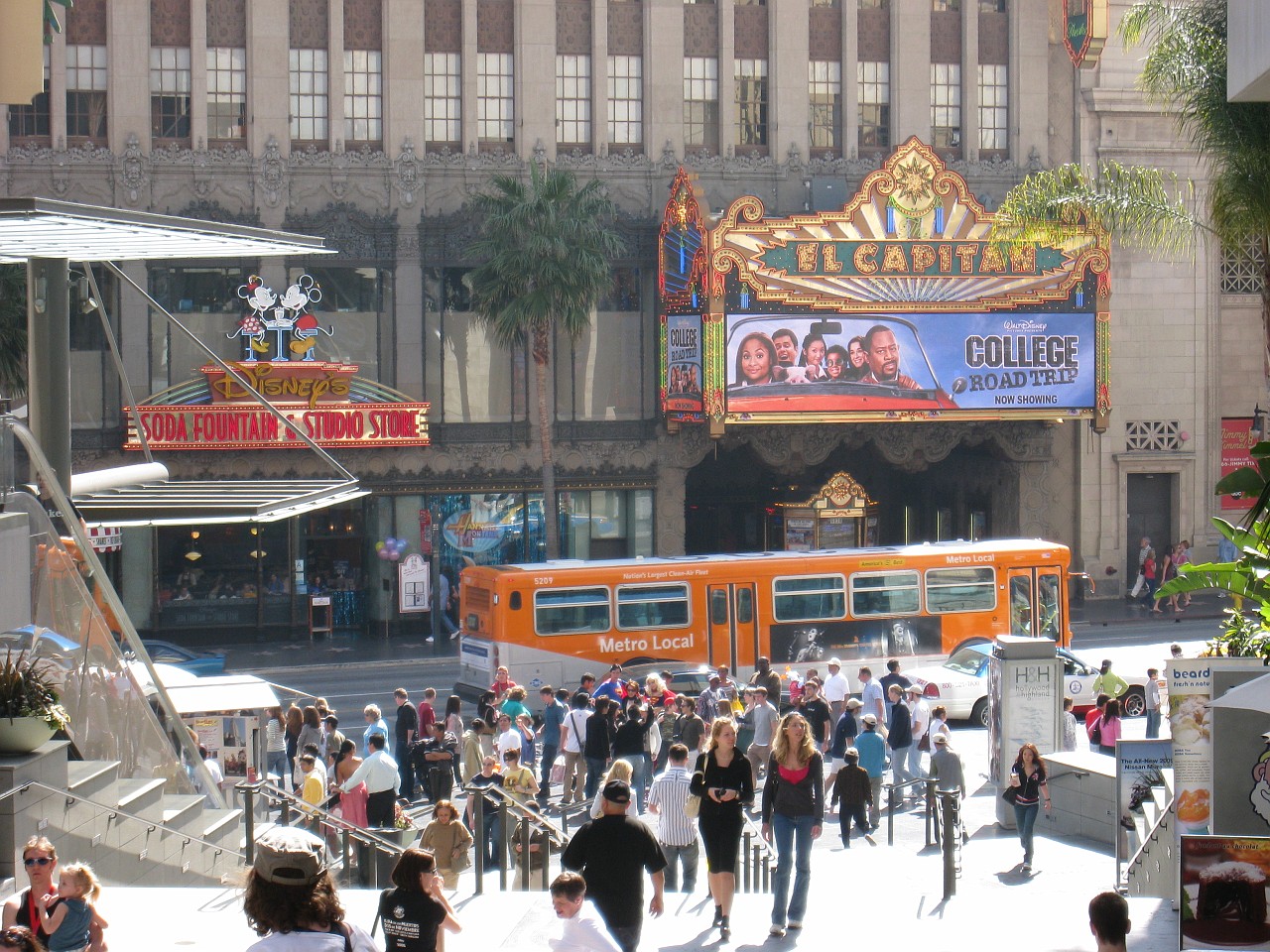 1371 California 2008-03 LA Scene.jpg - A visit to the Los Angeles California area in March of 2008. Activities ranged from Monets at the Getty, street hawkers at Venice Beach, movie look-alikes at Grauman's Chinese Theatre, to the Mission at San Juan Capistrano.